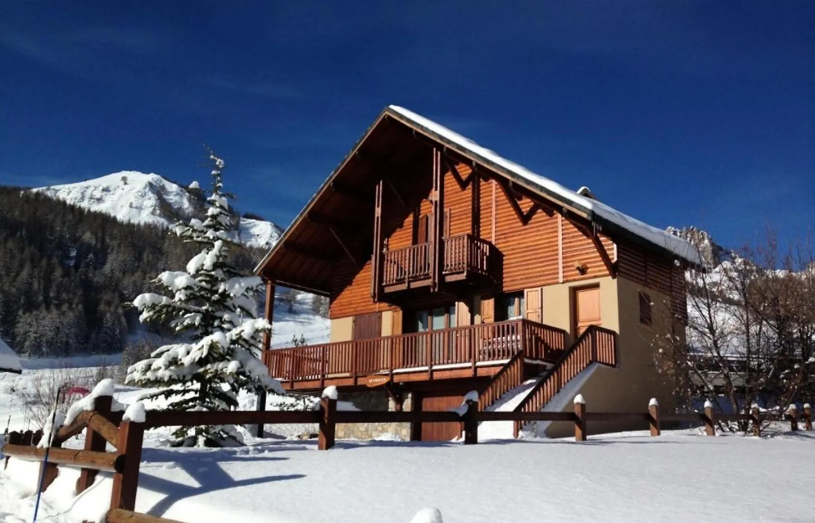 Chalet Crocus - Magnifique Chalet Aux Pieds Des Pistes Au Coeur De La Station De Reallon 10 A 12 Couchages Chalcrocus Mae-9031